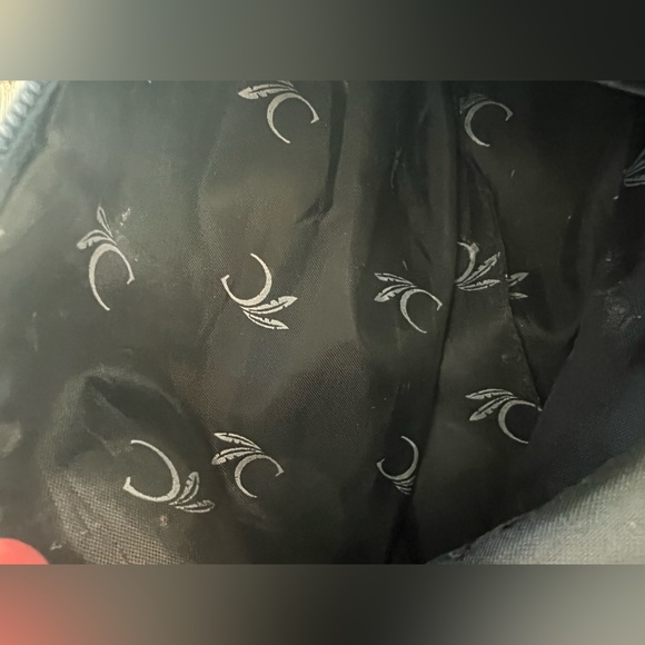 Choctaw Casino overnight toiletry bag.  Navy blue and deep brown faux leather. - Picture 3 of 3